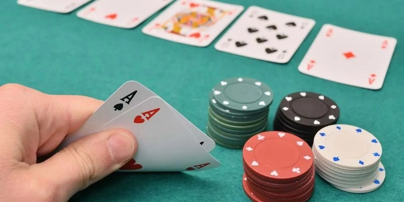 Hướng dẫn cách chia bài Poker và lối chơi bài cơ bản